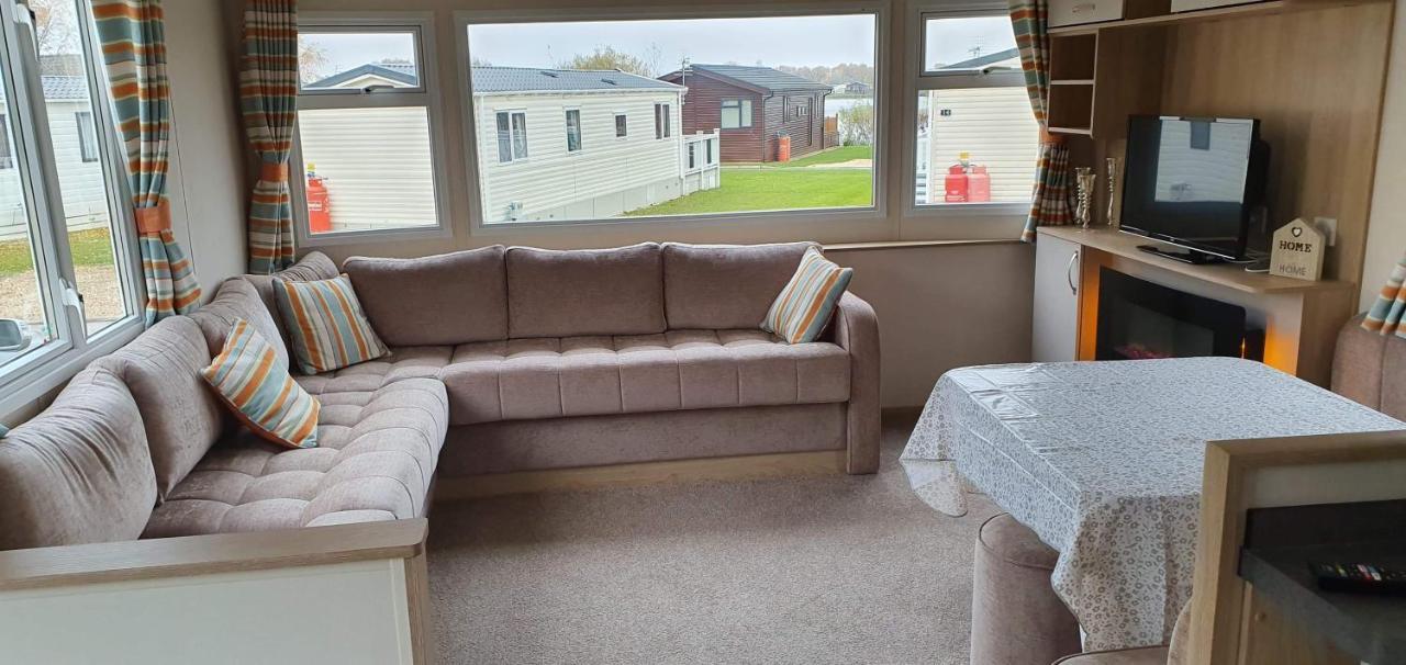 Ksr Hot Tub Holiday Home At Tattershall Lakes エクステリア 写真
