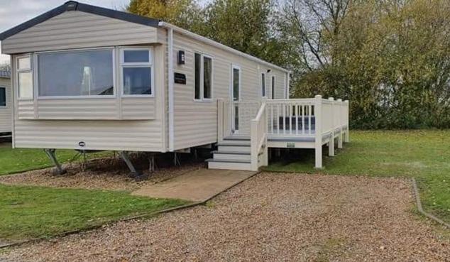 Ksr Hot Tub Holiday Home At Tattershall Lakes エクステリア 写真